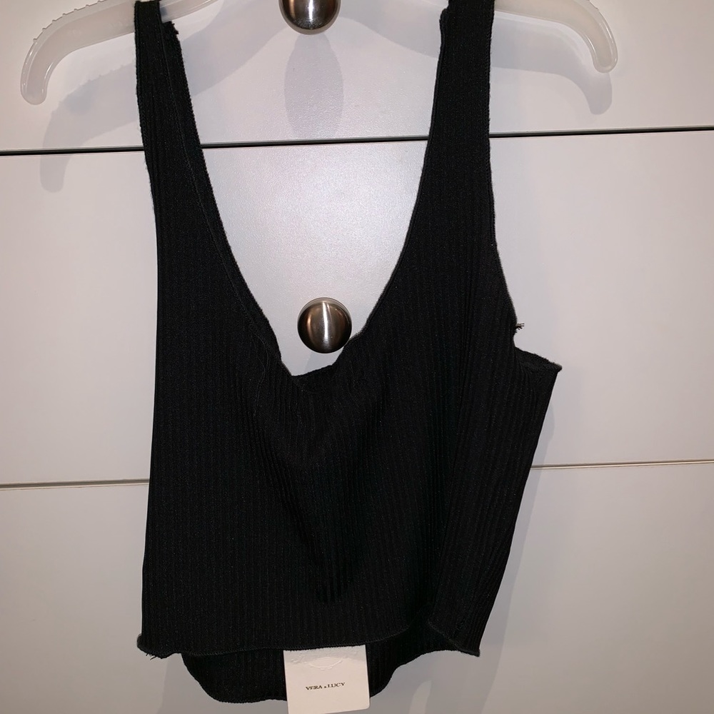 Crop top - Picture 2 of 3
